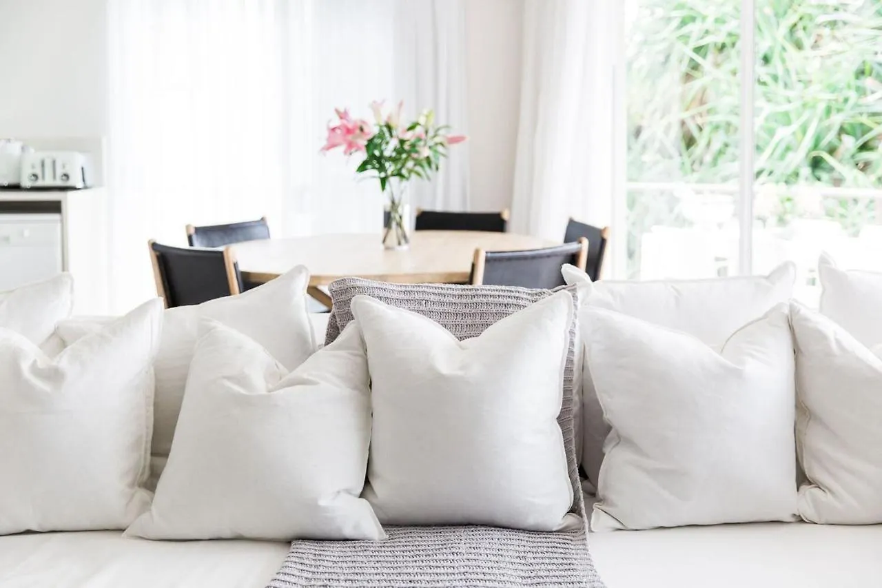 Sunshine Retreat Offers Ocean Views And Style Apartment Sunshine Beach