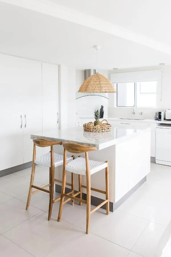 Sunshine Retreat Offers Ocean Views And Style Apartment Sunshine Beach