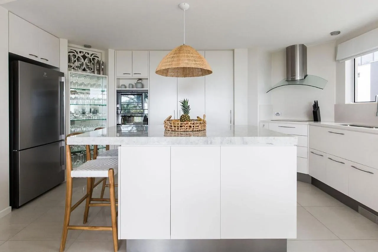 Sunshine Retreat Offers Ocean Views And Style Apartment Sunshine Beach